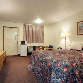 Country Side Inn Tyler Exterior foto